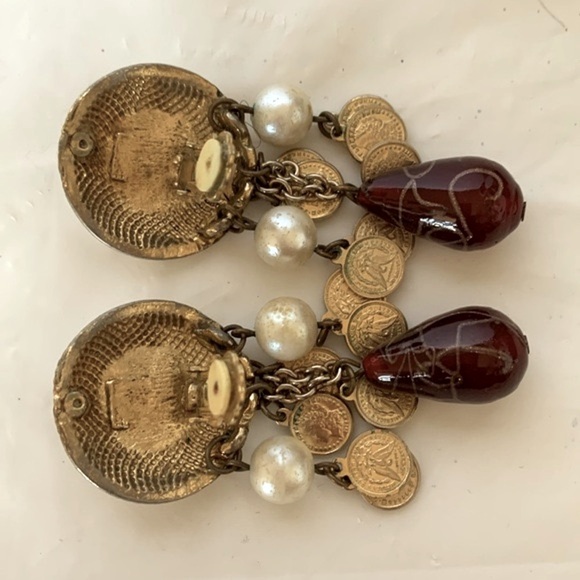 Vintage 80s Gold tone drop earrings with mini coins and faux pearls - Picture 6 of 8